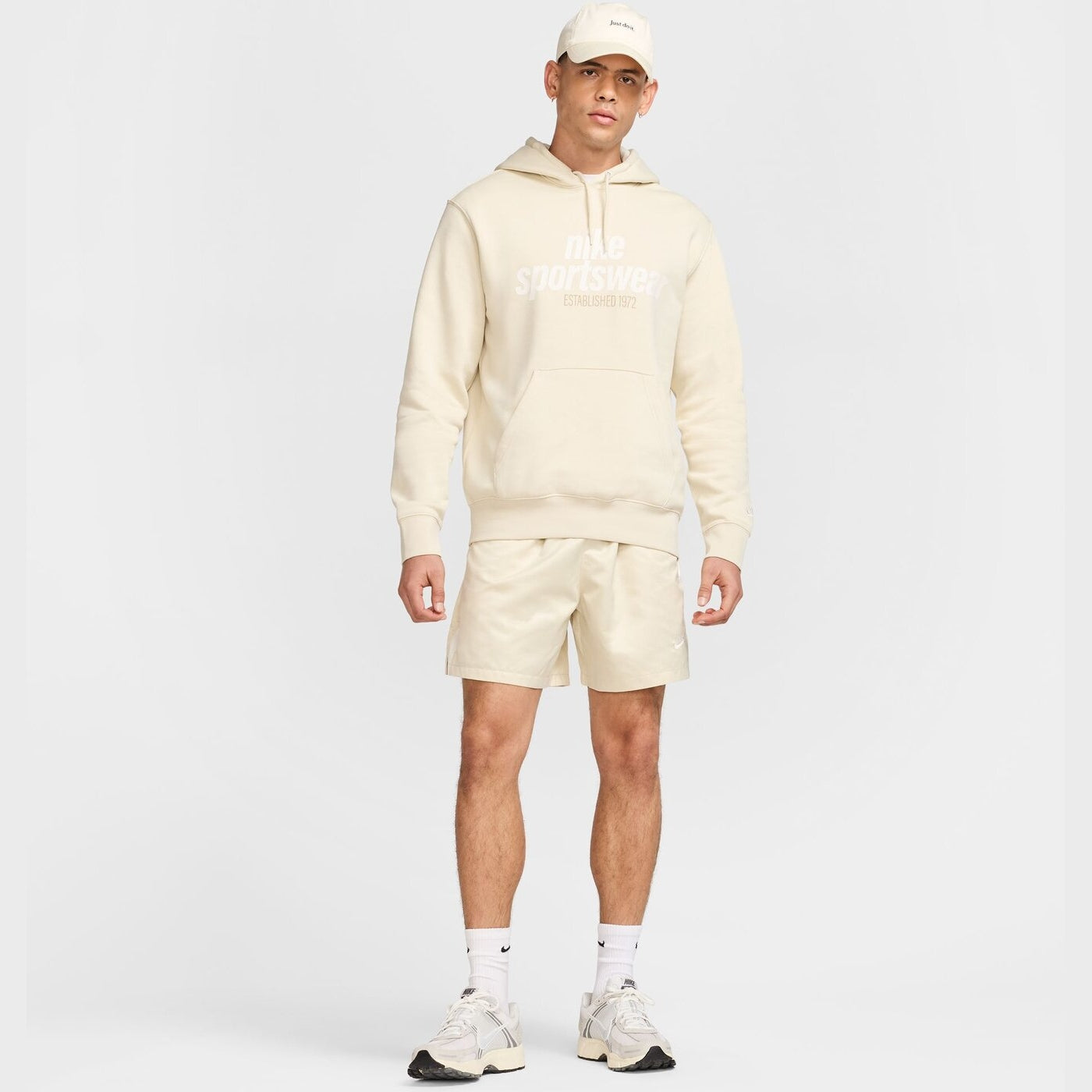 M NK CLUB BB PO HDY NSW GFX LT KHAKI/LT KHAKI/SAIL LT KHAKI/LT KHAKI/SAIL Bild 3