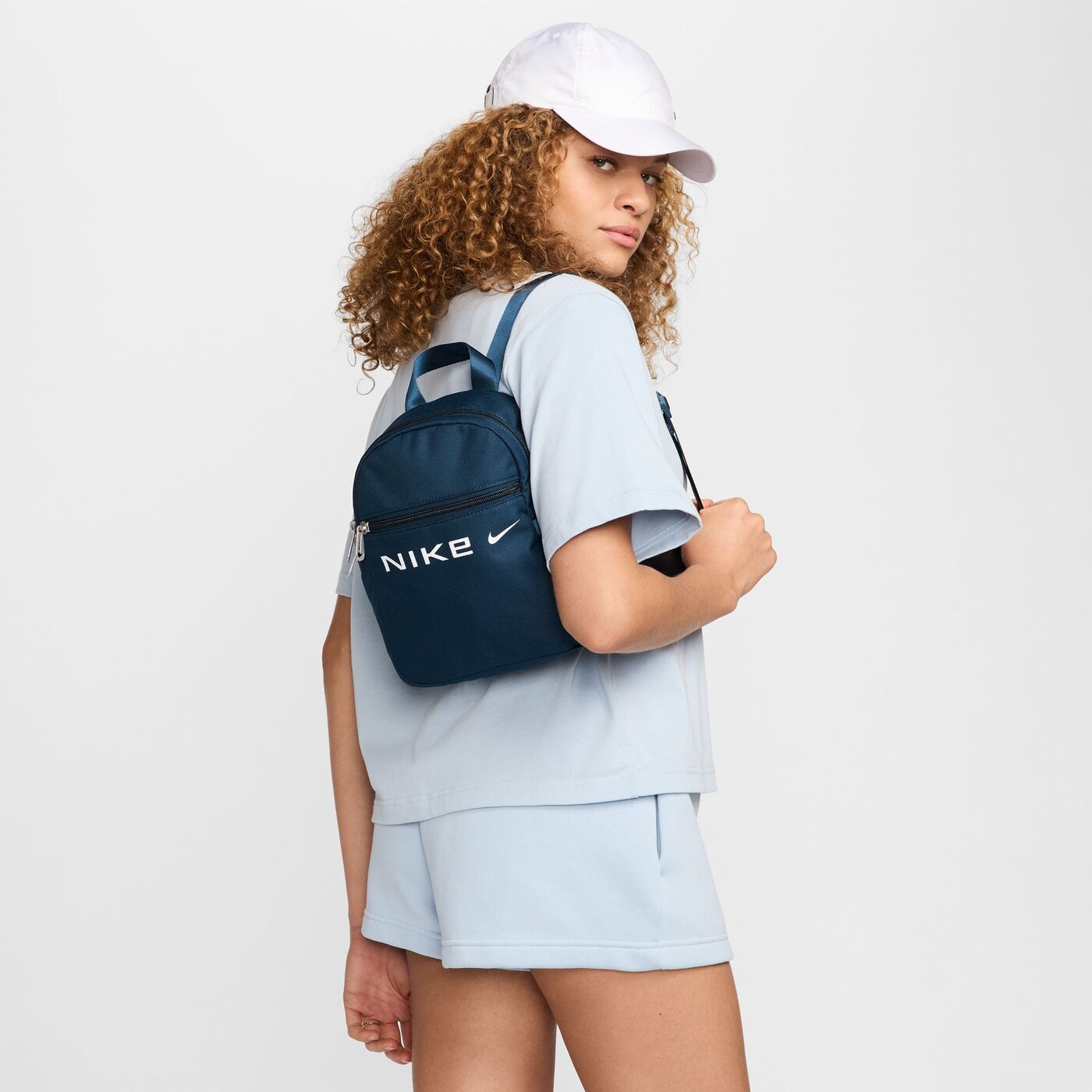 W NSW FTRA MNI BPK-CT CON FA24 ARMORY NAVY/ARMORY NAVY/WHITE ARMORY NAVY/ARMORY NAVY/WHITE Bild 9