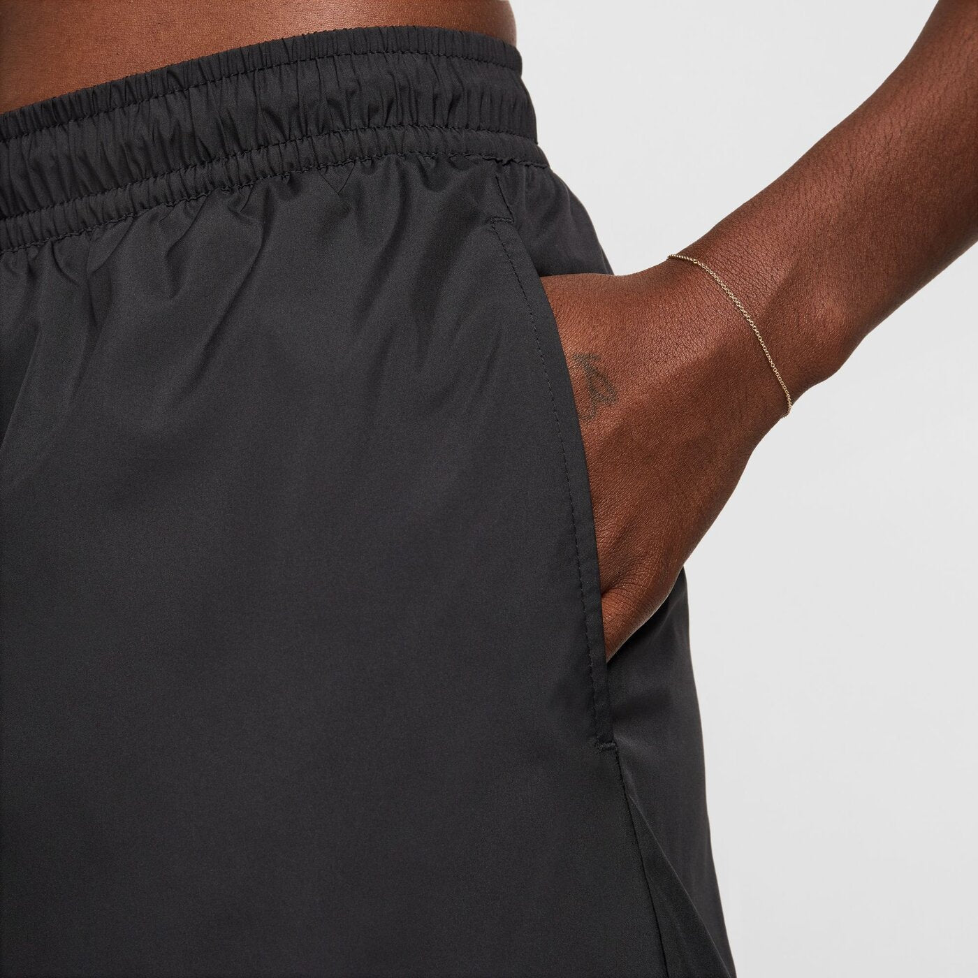 W NSW MR ESSNTL WVN SHORT BLACK/WHITE BLACK/WHITE Bild 6