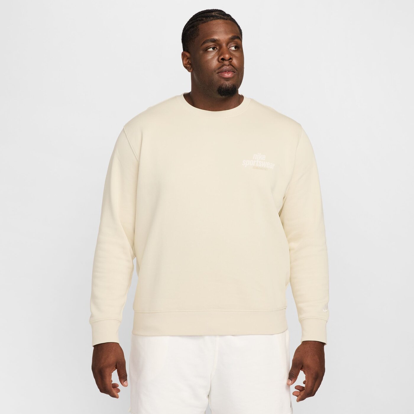 M NK CLUB BB CREW NSW GFX LT KHAKI/SAIL LT KHAKI/SAIL Bild 4