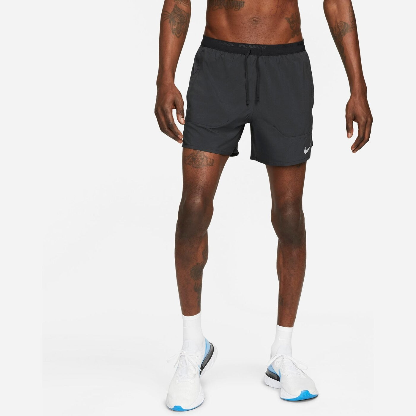M NK DF STRIDE SHRT 5IN BF BLACK/BLACK/REFLECTIVE SILV Bild 4