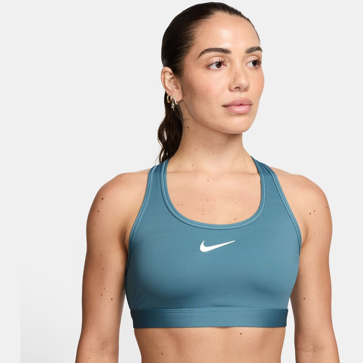 W NK SWSH MED SPT BRA SMOKEY BLUE/WHITE SMOKEY BLUE/WHITE Bild 1