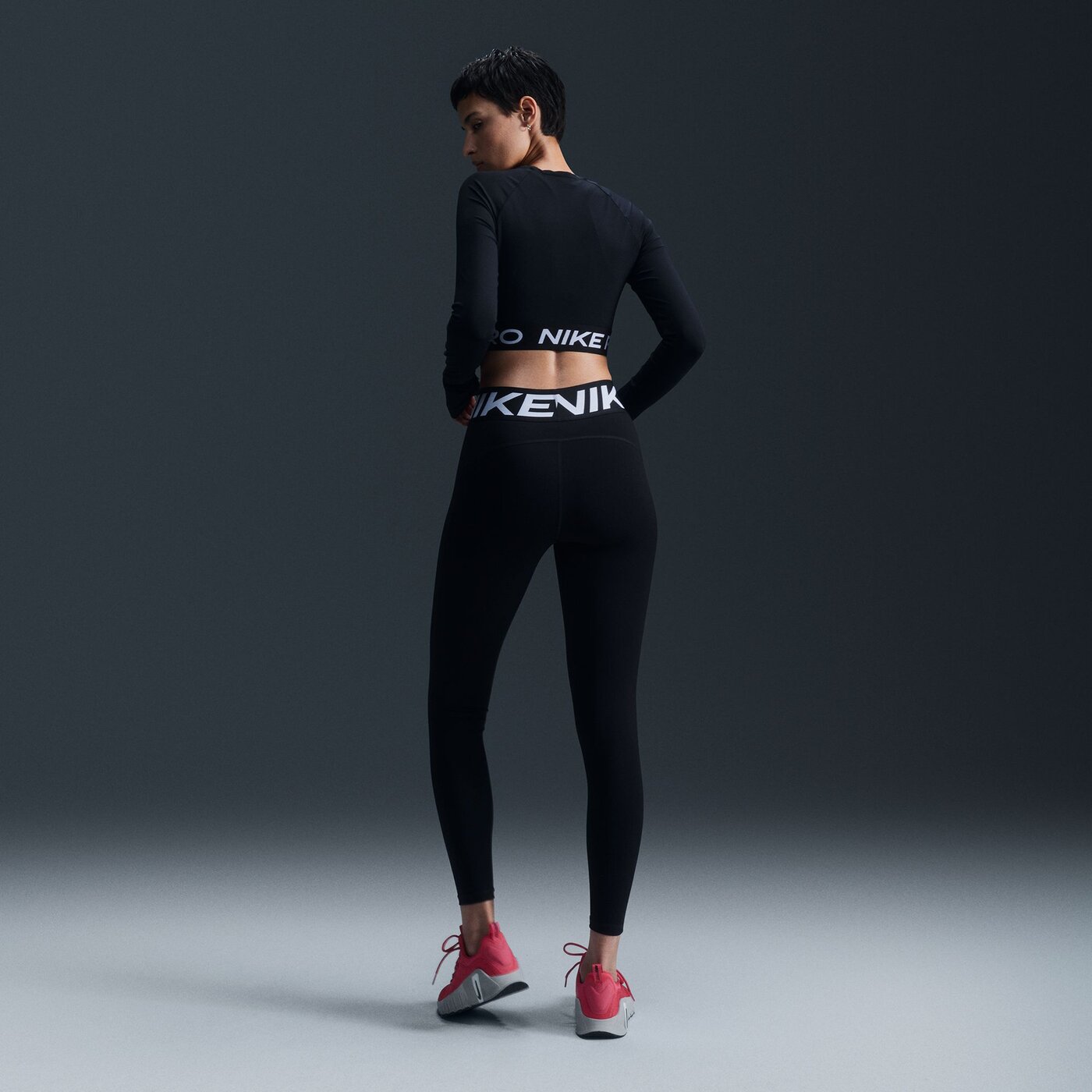W NP SCULPT DF HR TIGHT BLACK/WHITE BLACK/WHITE Bild 3